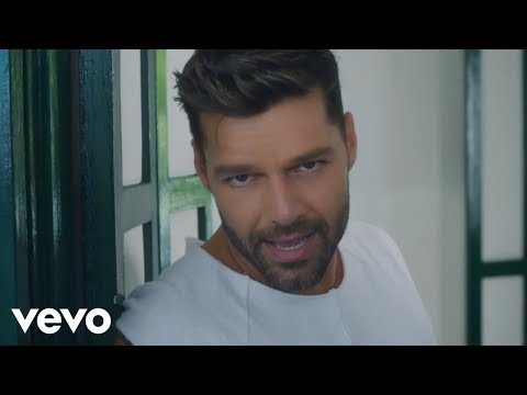 Ricky Martin - La Mordidita ft. Yotuel (Official Video)